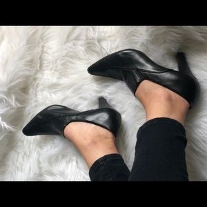 Pointed tip booties